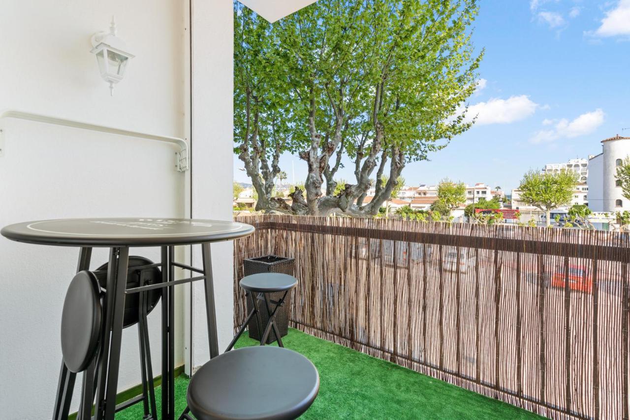 Welcs Apartamento 058 Emp En Puerto Con Terraza กัสเตโย เดมปูเรียส ภายนอก รูปภาพ